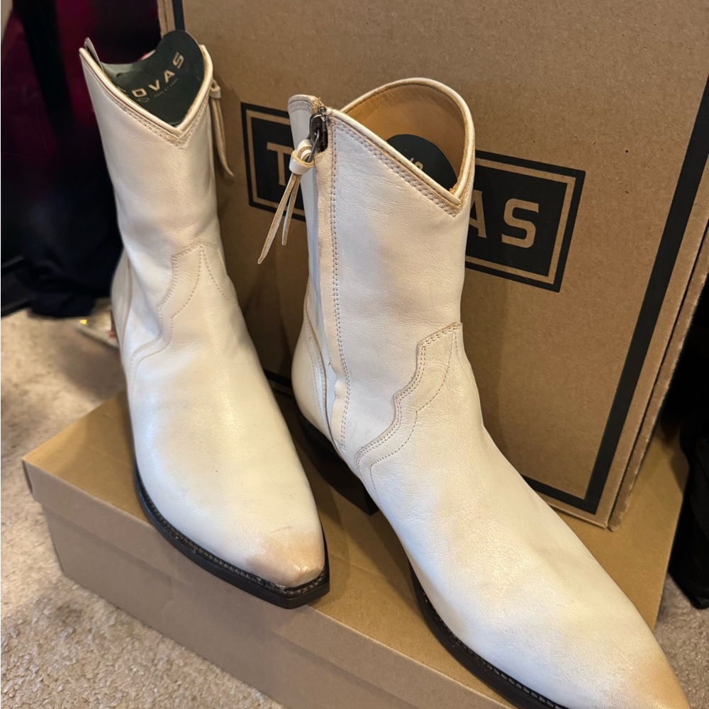 Tecovas Women's Off-White Leather Ankle Boots 9.5 The Dakota